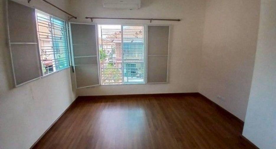 For sale 1 Beds townhouse in Mueang Samut Sakhon, Samut Sakhon