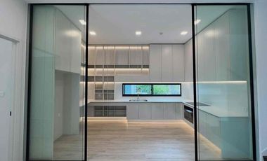 For sale and for rent 4 bedrooms house in Saphan Sung, Bangkok