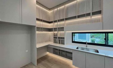 For sale and for rent 4 bedrooms house in Saphan Sung, Bangkok