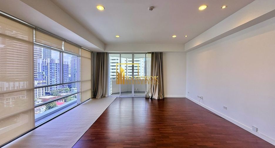 For rent 3 bedrooms condo in Watthana, Bangkok