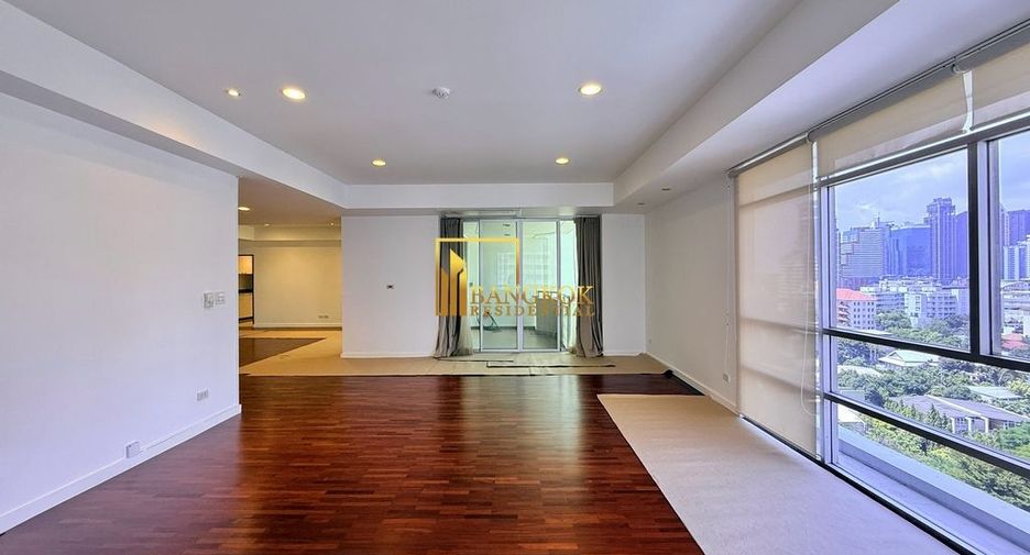 For rent 3 bedrooms condo in Watthana, Bangkok