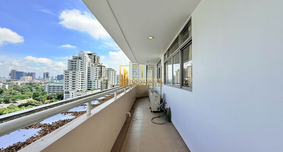 For rent 3 bedrooms condo in Watthana, Bangkok