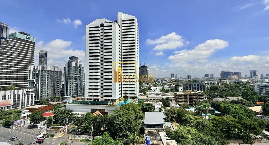 For rent 3 bedrooms condo in Watthana, Bangkok
