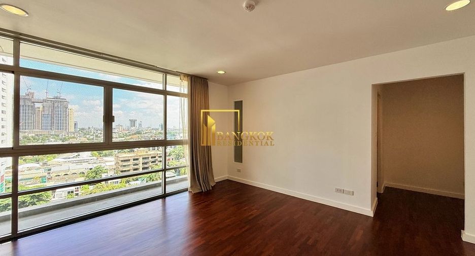 For rent 3 bedrooms condo in Watthana, Bangkok