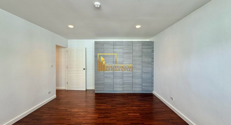 For rent 3 bedrooms condo in Watthana, Bangkok
