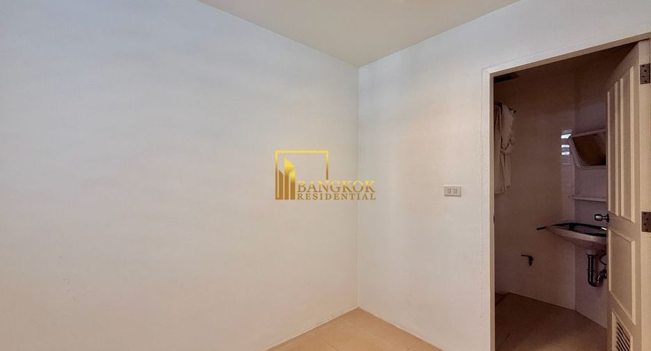 For rent 3 bedrooms condo in Watthana, Bangkok