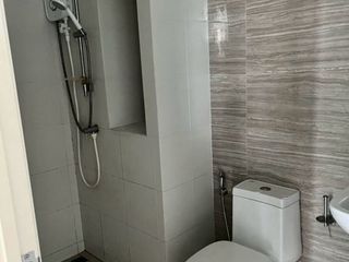 Продажа 1 кровать кондо в Mueang Samut Prakan, Самутпракан