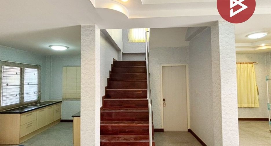 For sale 4 bedrooms townhouse in Thung Khru, Bangkok