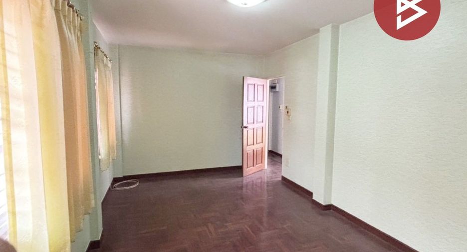 For sale 4 bedrooms townhouse in Thung Khru, Bangkok