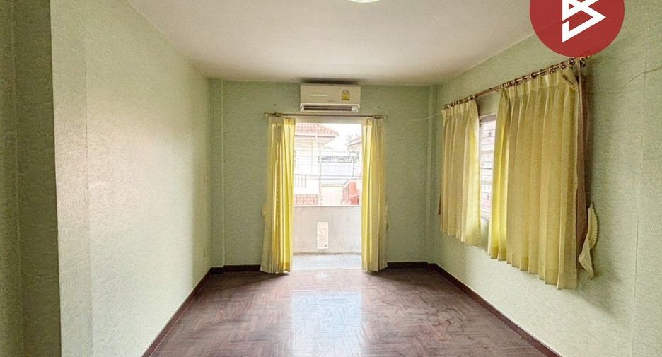 For sale 4 bedrooms townhouse in Thung Khru, Bangkok