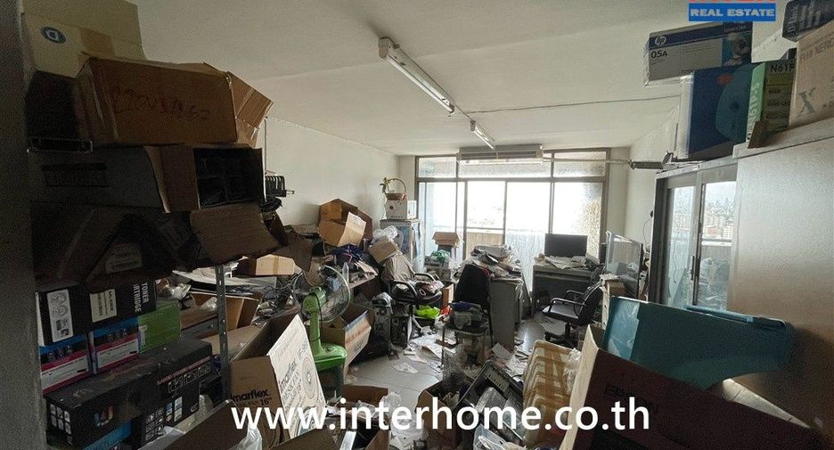 For sale 1 bed condo in Huai Khwang, Bangkok