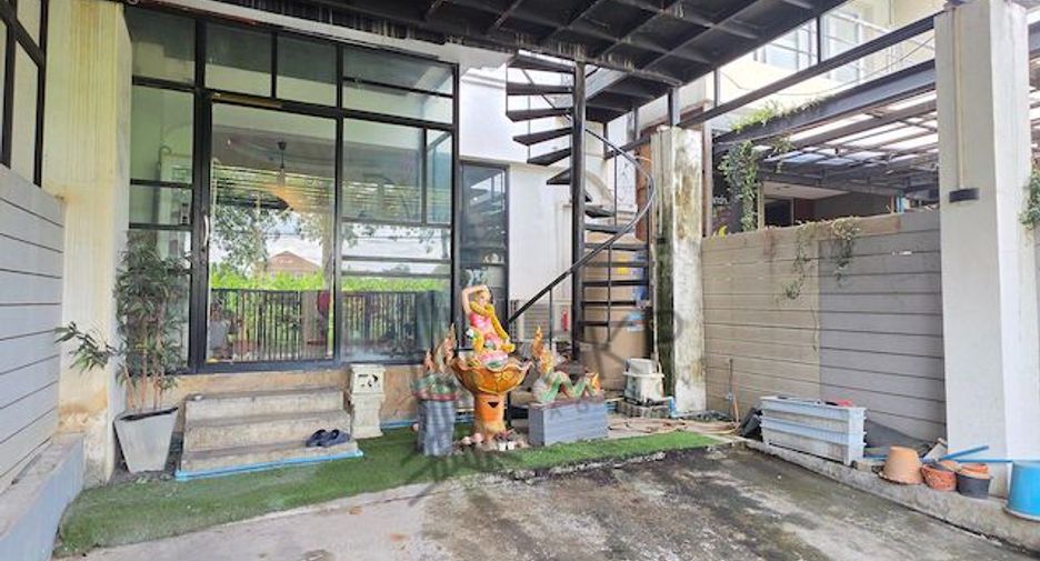 For sale 4 bedrooms house in Chatuchak, Bangkok