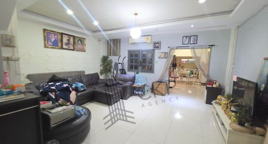 For sale 4 bedrooms house in Chatuchak, Bangkok