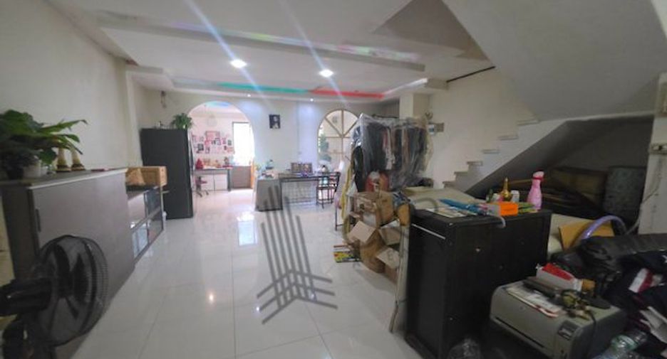 For sale 4 bedrooms house in Chatuchak, Bangkok