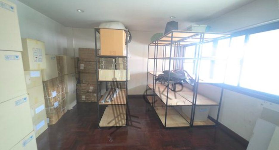 For sale 4 bedrooms house in Chatuchak, Bangkok
