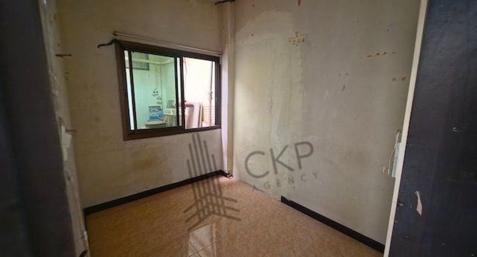 For sale 4 bedrooms house in Chatuchak, Bangkok