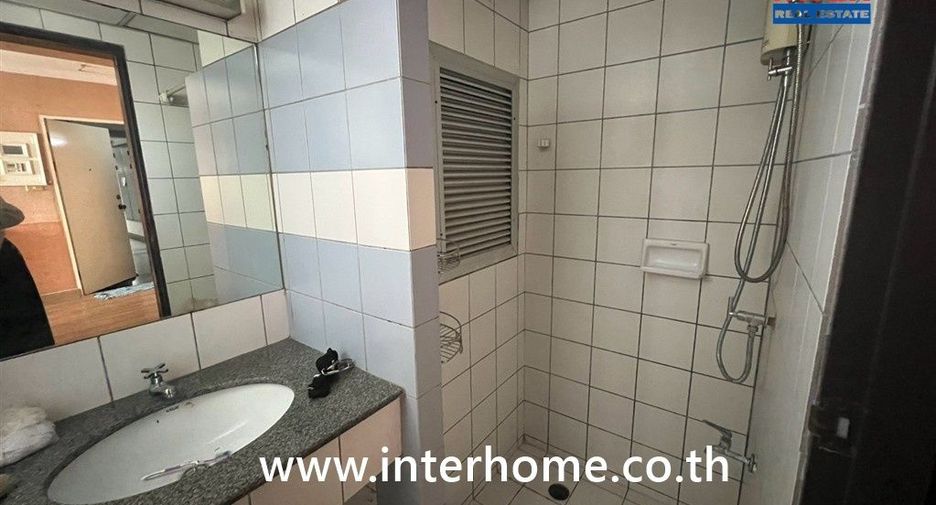 For sale 2 bedrooms condo in Bang Khun Thian, Bangkok