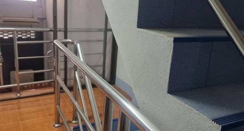 For sale 3 bedrooms retail Space in Mueang Suphanburi, Suphan Buri