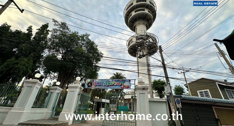 For sale 3 bedrooms retail Space in Mueang Suphanburi, Suphan Buri