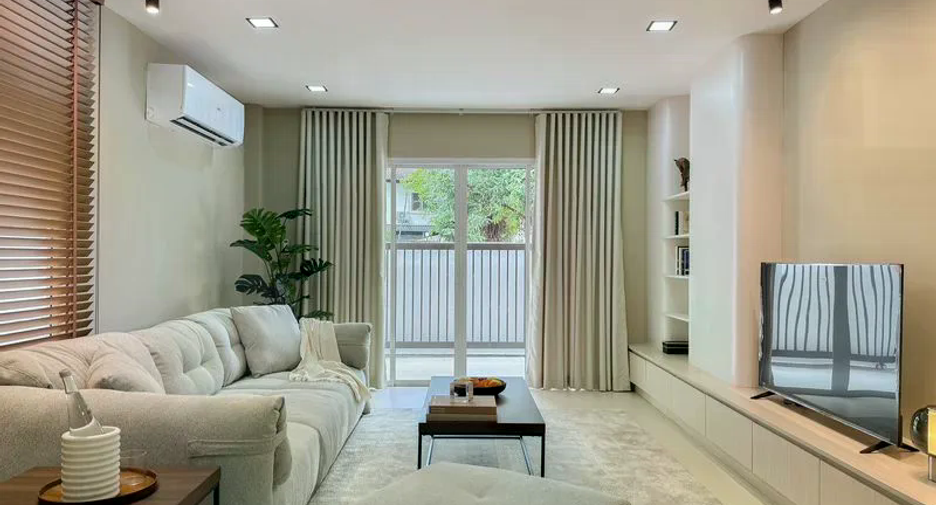 For sale 4 bedrooms house in Hang Dong, Chiang Mai