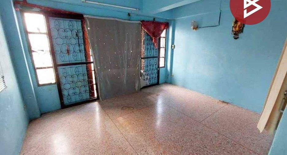 For sale 4 bedrooms retail Space in Min Buri, Bangkok