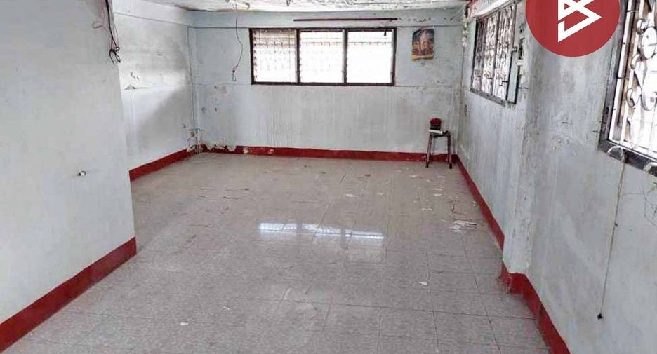 For sale 4 bedrooms retail Space in Min Buri, Bangkok