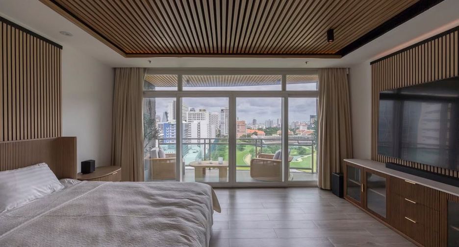 For rent 4 bedrooms condo in Pathum Wan, Bangkok