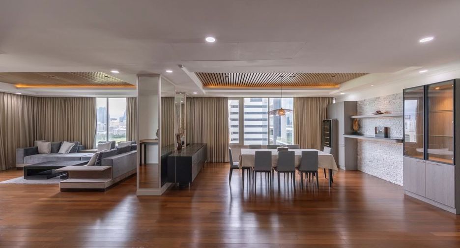 For rent 4 bedrooms condo in Pathum Wan, Bangkok