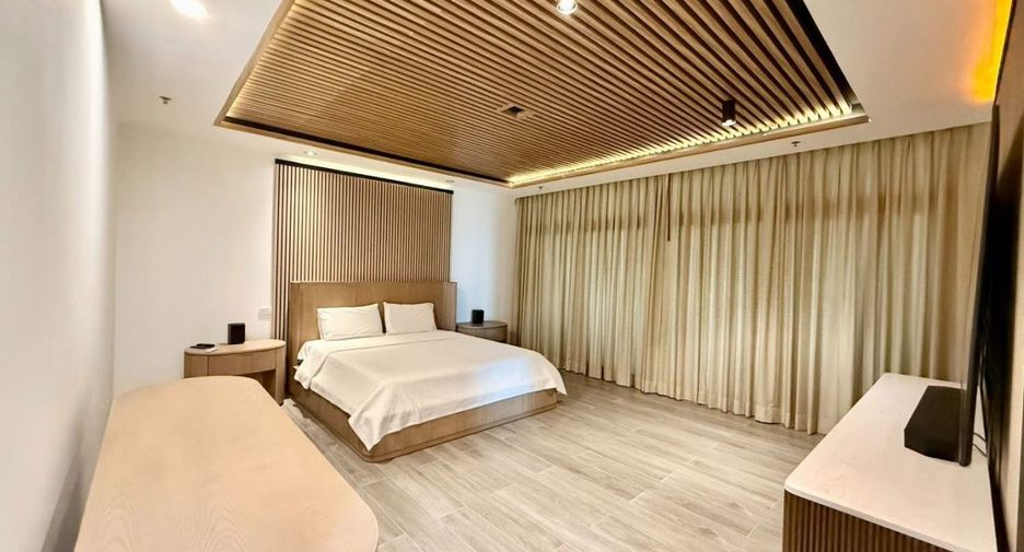 For rent 4 bedrooms condo in Pathum Wan, Bangkok