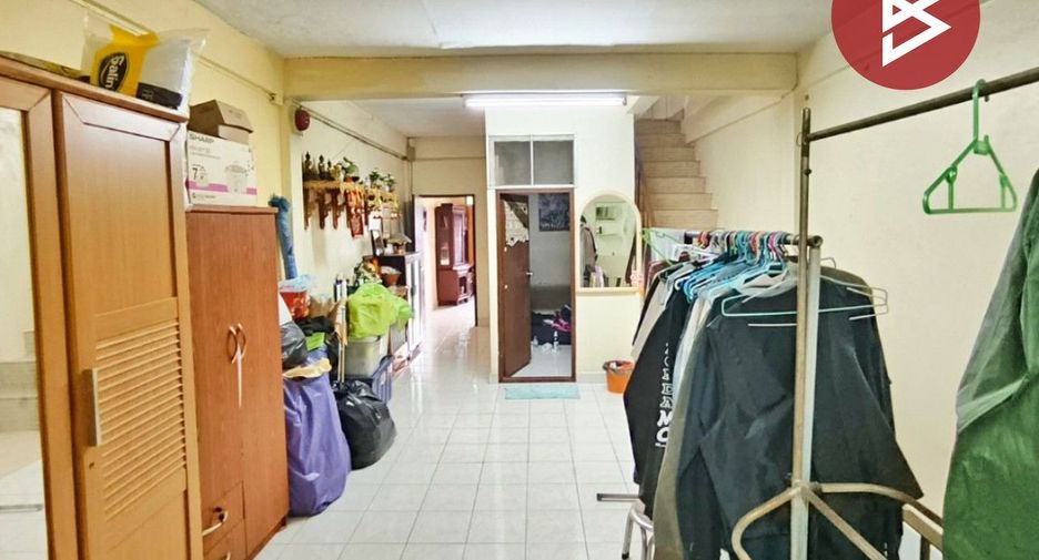 For sale 4 bedrooms retail Space in Khlong Toei, Bangkok