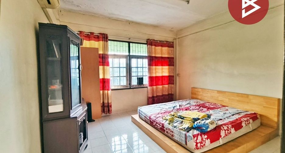 For sale 4 bedrooms retail Space in Khlong Toei, Bangkok