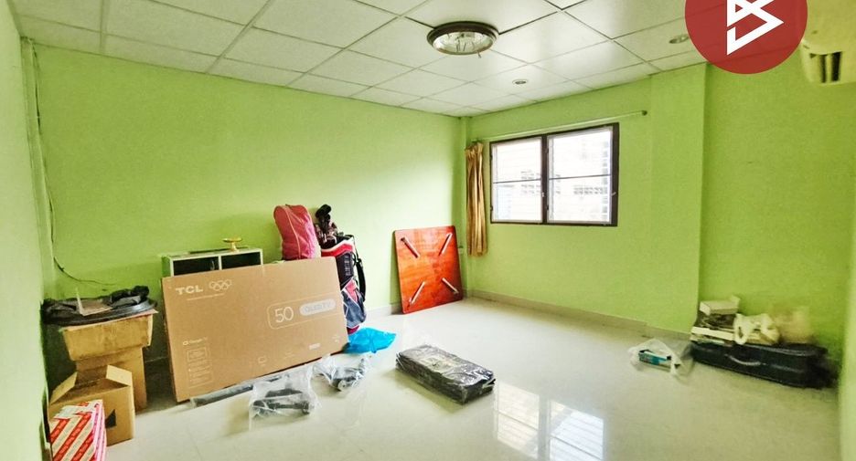 For sale 4 bedrooms retail Space in Khlong Toei, Bangkok