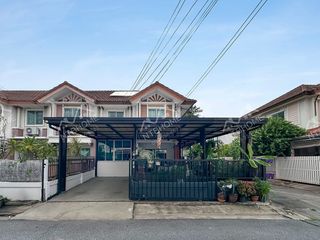 Casa adosada en venta de 3 habitaciones en Sai Mai, Bangkok
