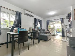 Casa adosada en venta de 3 habitaciones en Sai Mai, Bangkok