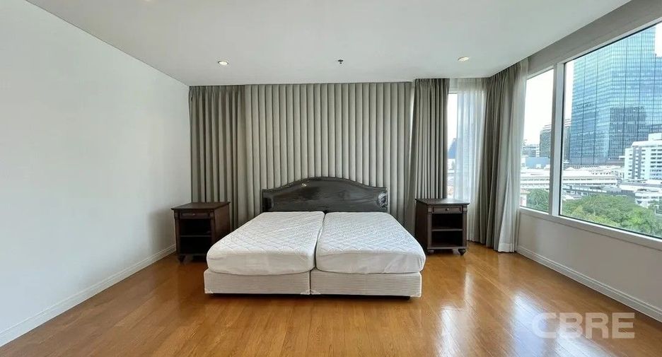 For sale 3 bedrooms condo in Sathon, Bangkok