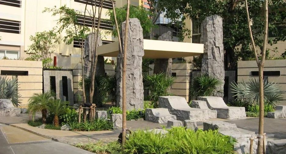 For sale 3 bedrooms condo in Sathon, Bangkok