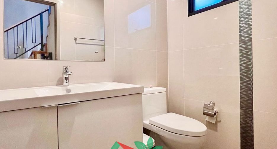 Casa en venta de 4 habitaciones en Don Mueang, Bangkok