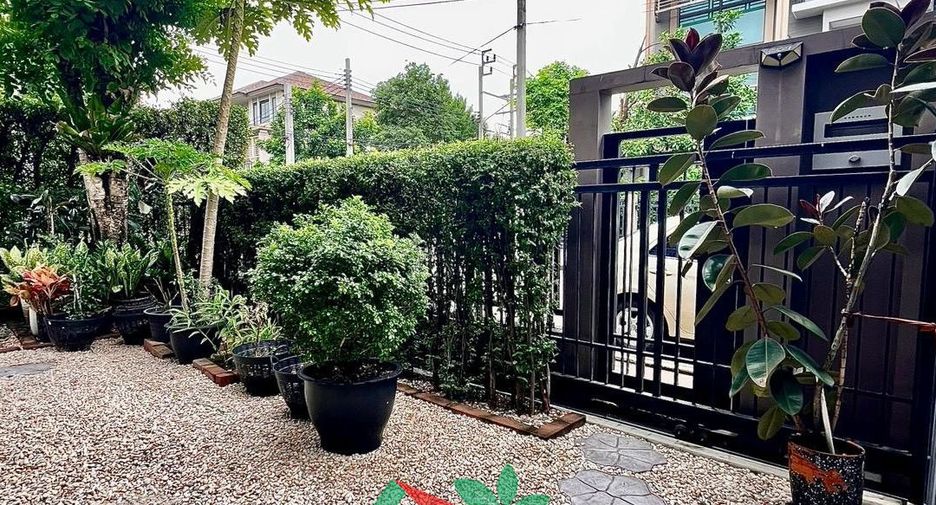 Casa en venta de 4 habitaciones en Don Mueang, Bangkok