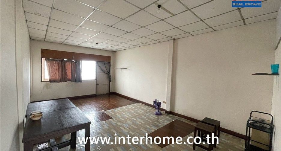 For sale 5 bedrooms retail Space in Khan Na Yao, Bangkok