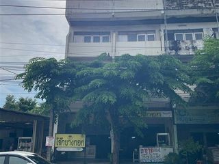 For sale 5 bedrooms retail Space in Khan Na Yao, Bangkok