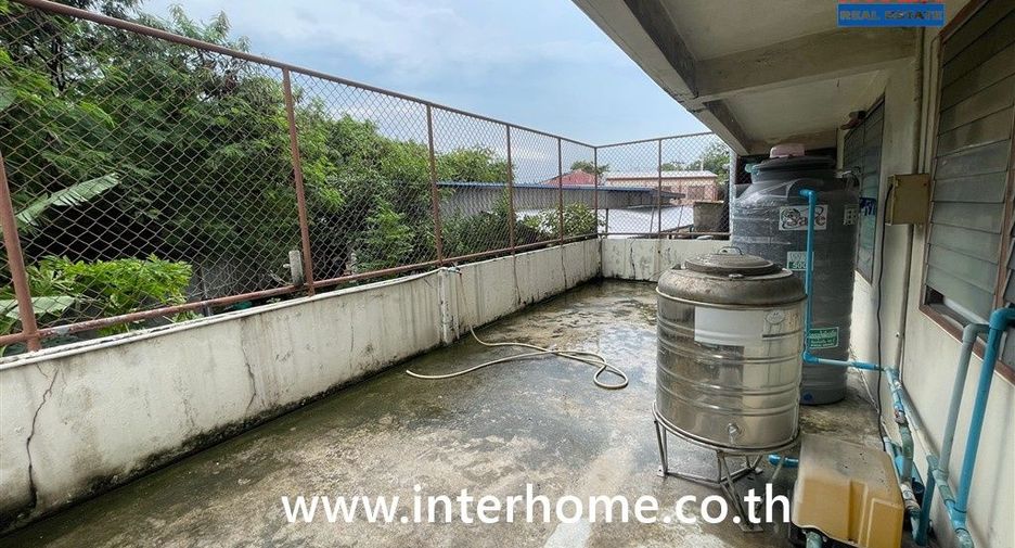 For sale 5 bedrooms retail Space in Khan Na Yao, Bangkok