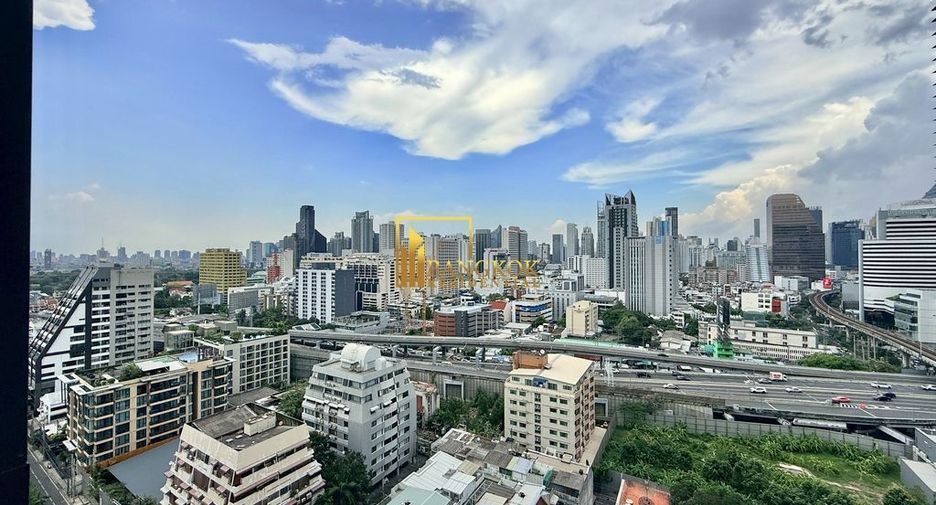 For rent 2 bedrooms condo in Pathum Wan, Bangkok