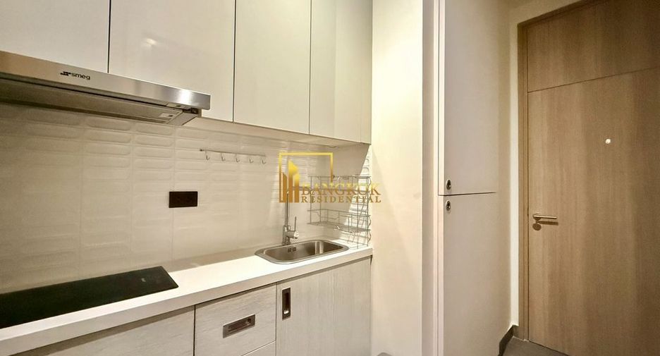 For rent 2 bedrooms condo in Pathum Wan, Bangkok