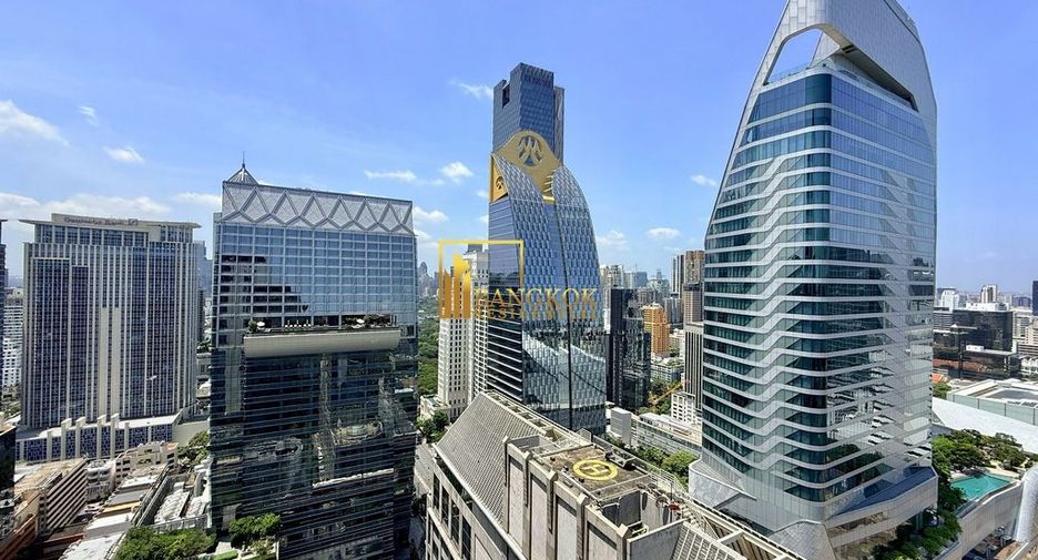 For rent 2 bedrooms condo in Pathum Wan, Bangkok