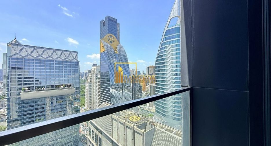 For rent 2 bedrooms condo in Pathum Wan, Bangkok