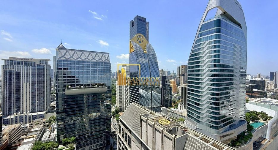 For rent 2 bedrooms condo in Pathum Wan, Bangkok