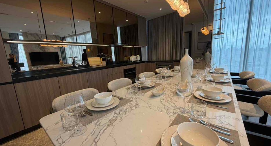 Condo en alquiler de 3 habitaciones en Watthana, Bangkok