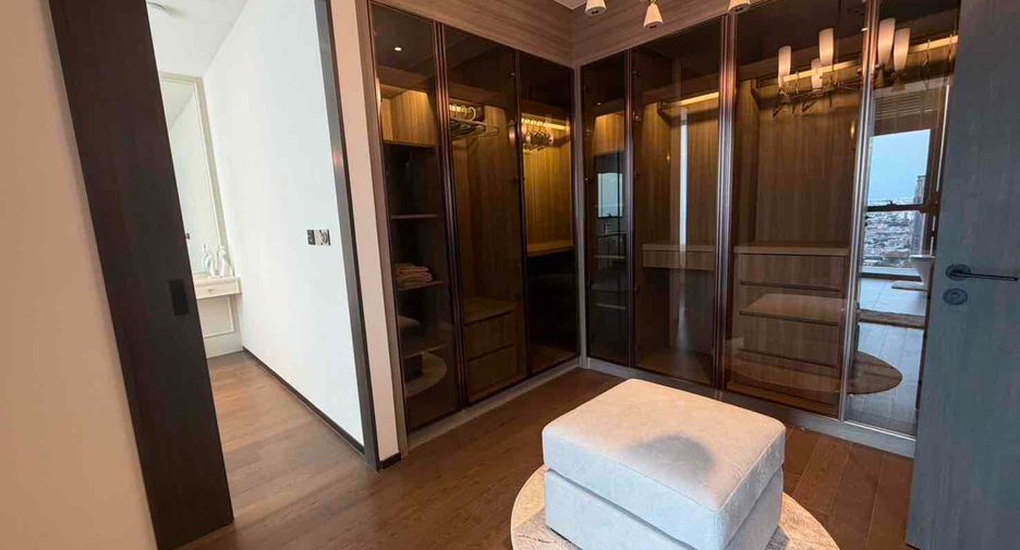 Condo en alquiler de 3 habitaciones en Watthana, Bangkok