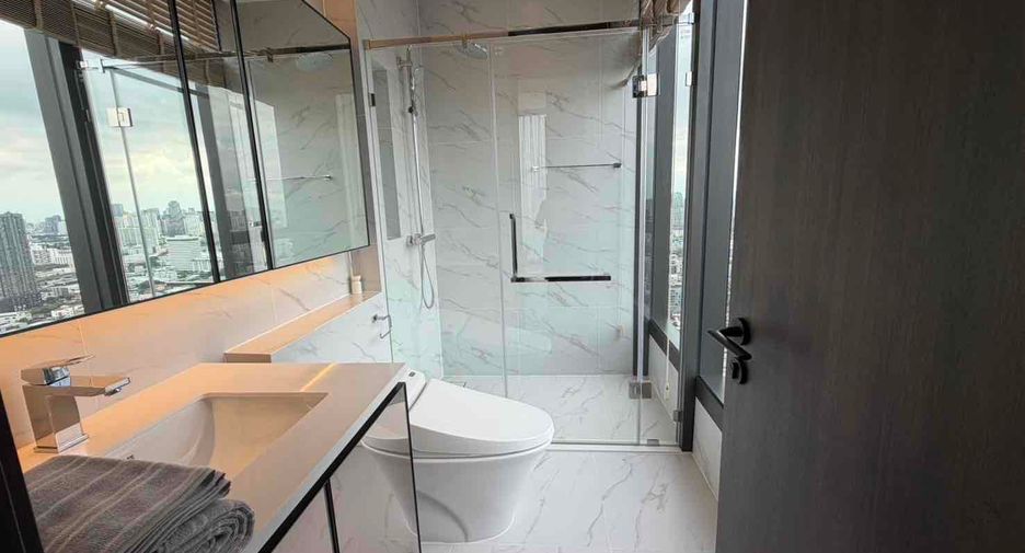 Condo en alquiler de 3 habitaciones en Watthana, Bangkok