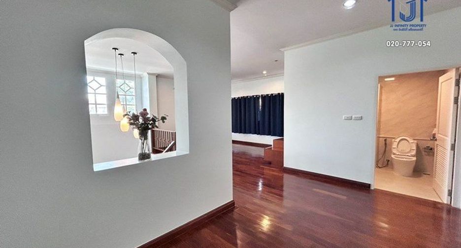 For sale 4 bedrooms house in Bang Phli, Samut Prakan
